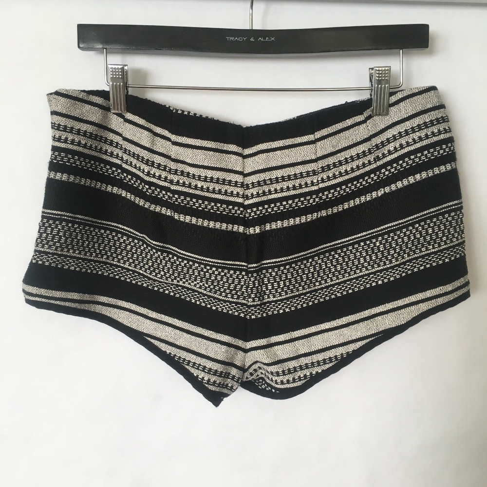 Free People Black white stripe pattern shorts B06 - Picture 2 of 4